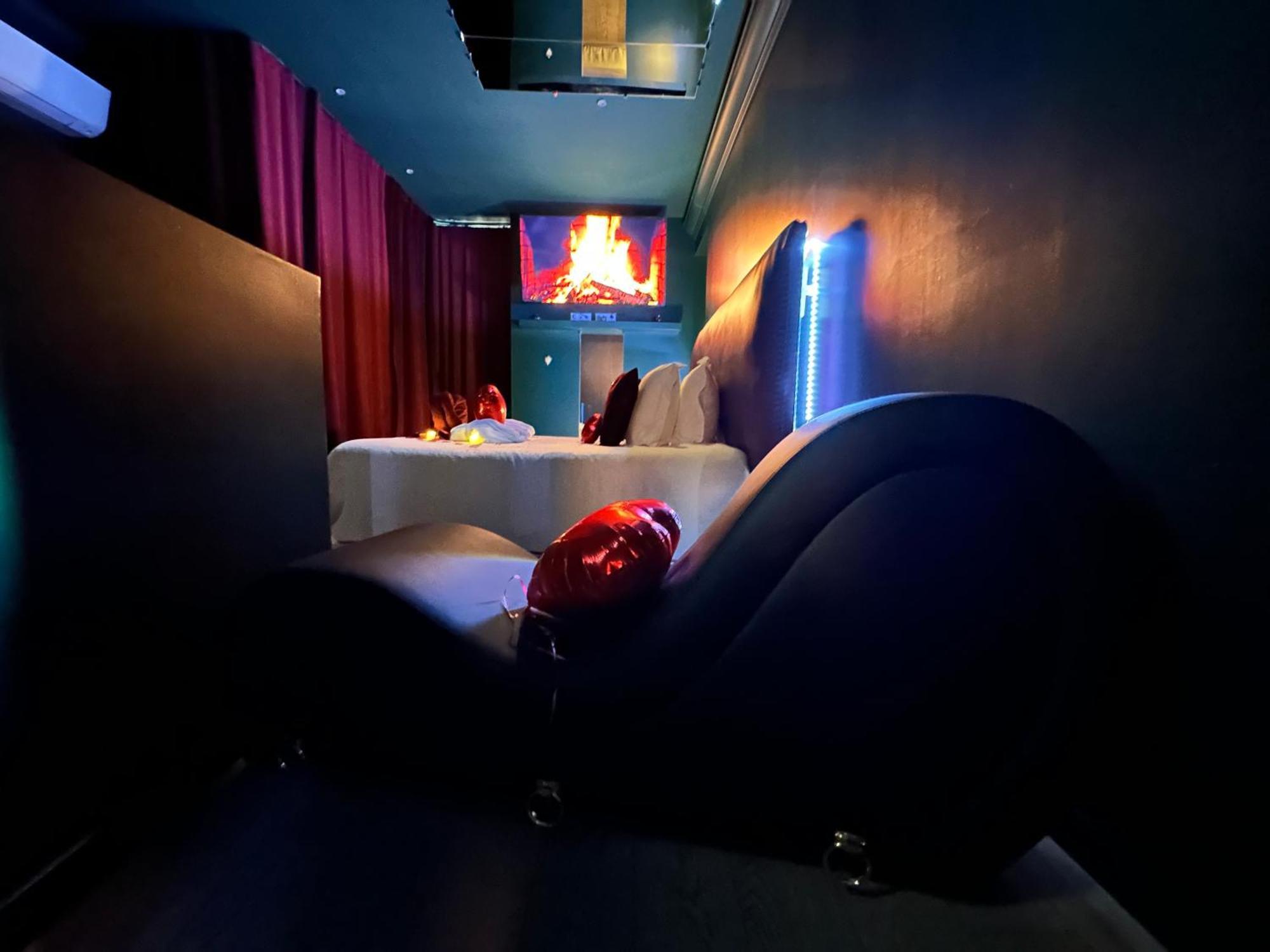 Mieuxqualhotel Jacuzzi Privatif Velvet Desire Bordéus Exterior foto