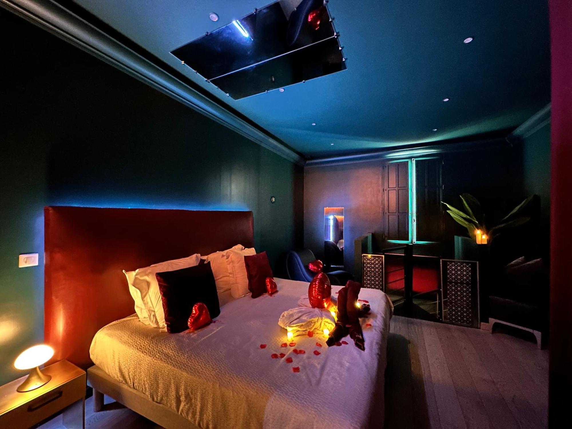 Mieuxqualhotel Jacuzzi Privatif Velvet Desire Bordéus Exterior foto