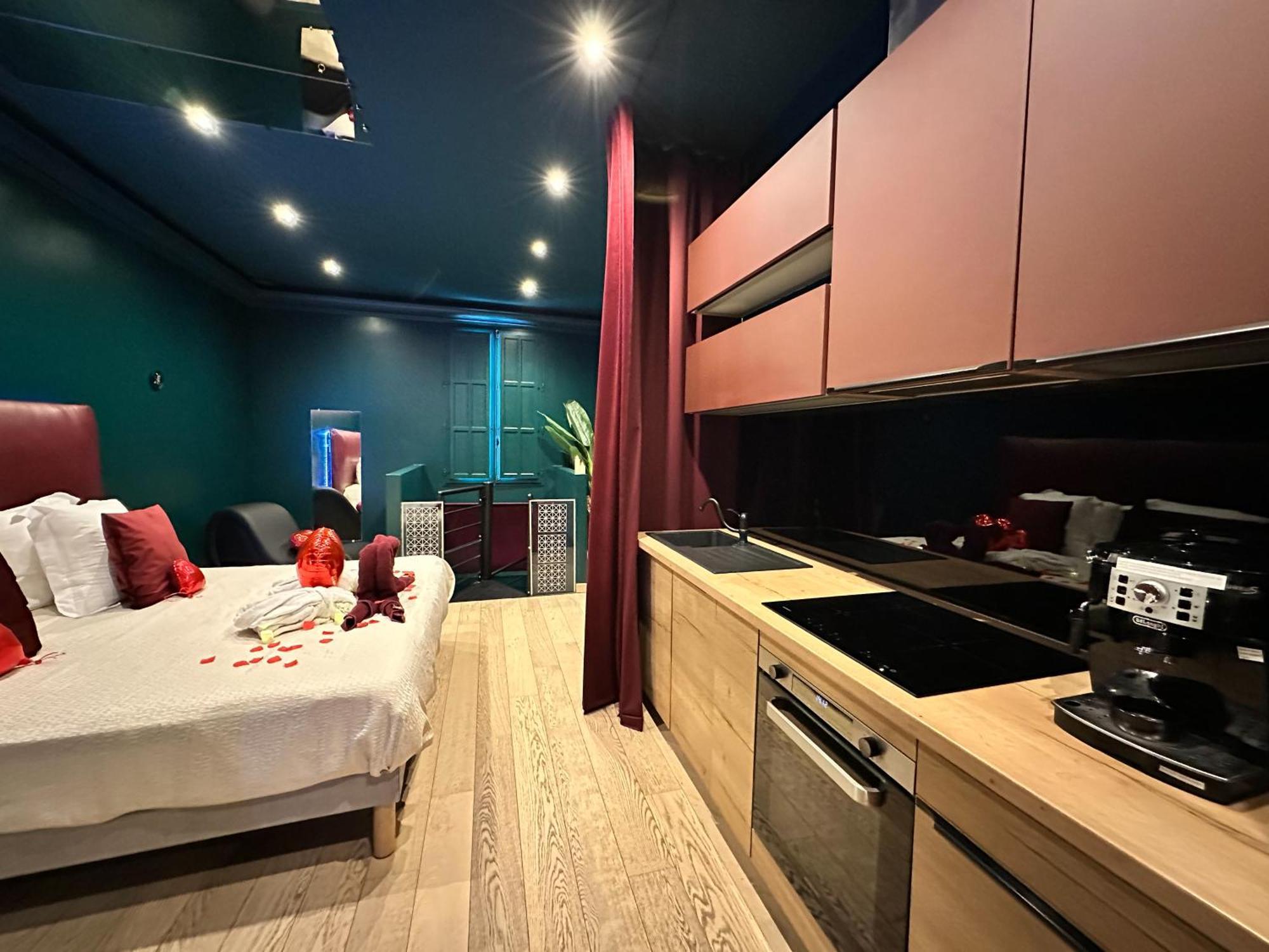 Mieuxqualhotel Jacuzzi Privatif Velvet Desire Bordéus Exterior foto
