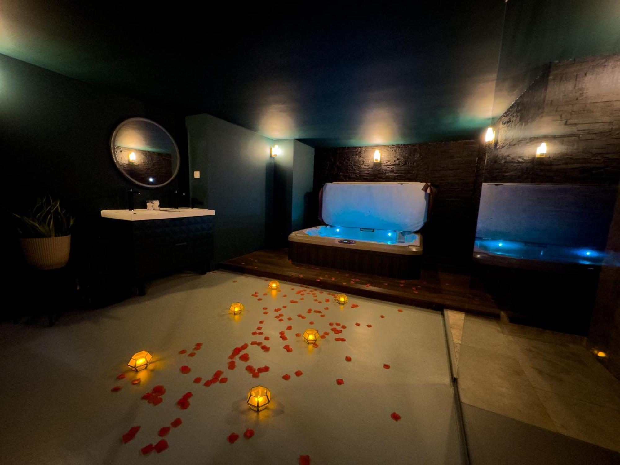 Mieuxqualhotel Jacuzzi Privatif Velvet Desire Bordéus Exterior foto