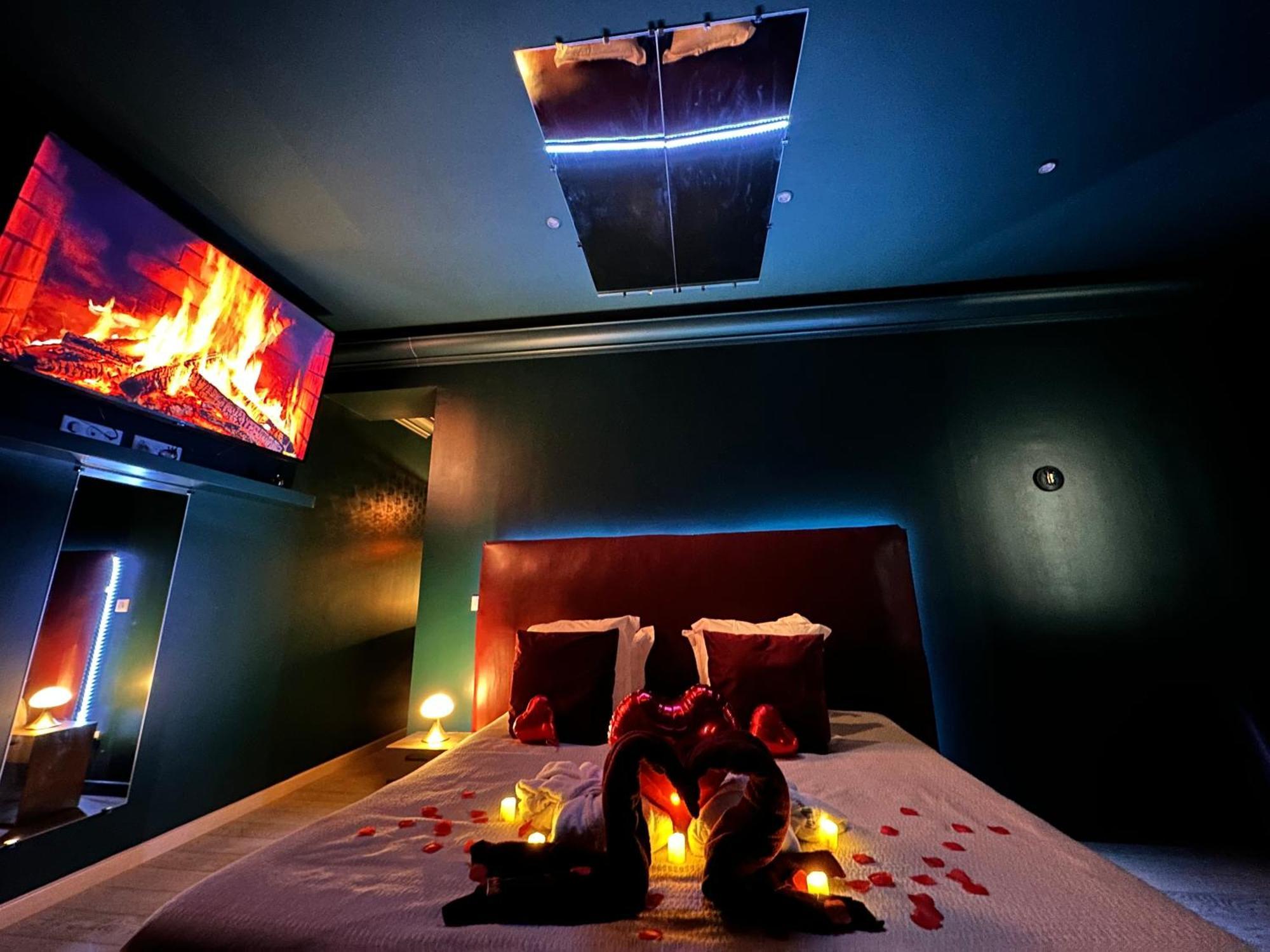 Mieuxqualhotel Jacuzzi Privatif Velvet Desire Bordéus Exterior foto